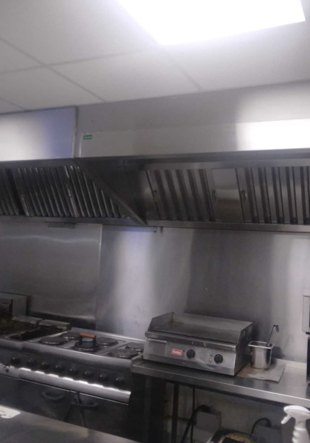 80ff97ac-fcb1-415c-9ca2-aee786957a4f Commercial kitchen deep clean